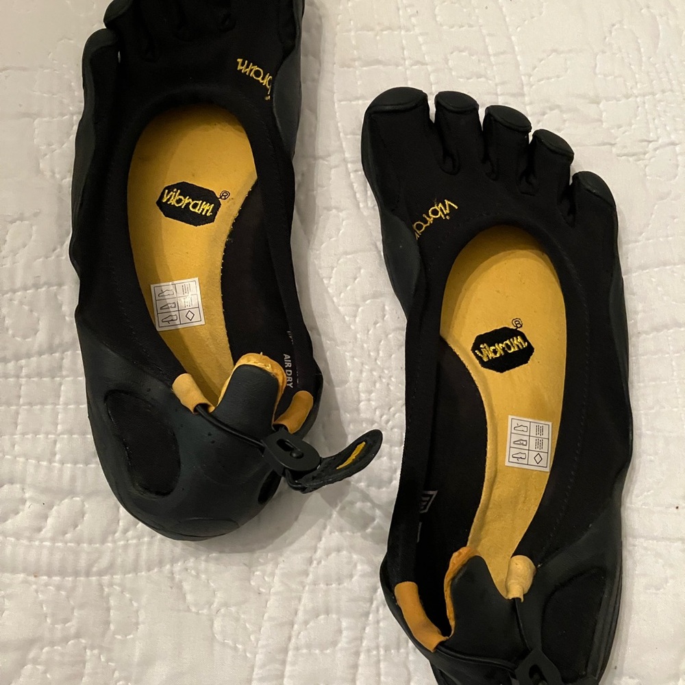 Vibram Women's FiveFingers Ballet Flats Barefoot Shoes—NEVER WORN—Sz 9-9.5 (41)